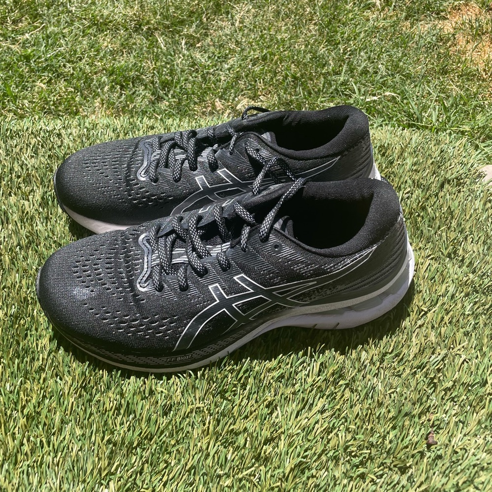 Women’s Asics Kayano 28 Running Shoes Sz 8